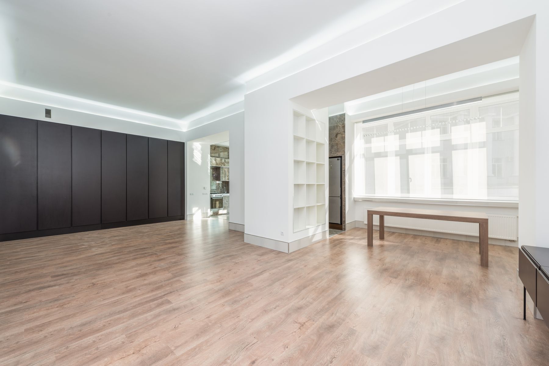 A cleared, bright living room in Dallas–Fort Worth